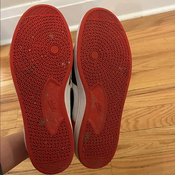 NIKE SB Alleyoop White/University Red/White/Black - Picture 7 of 7